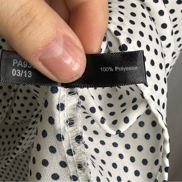 The Limited Polka Dot Tiered Quarter Length Sleeve Women’s Blouse Size Med - Picture 8 of 12